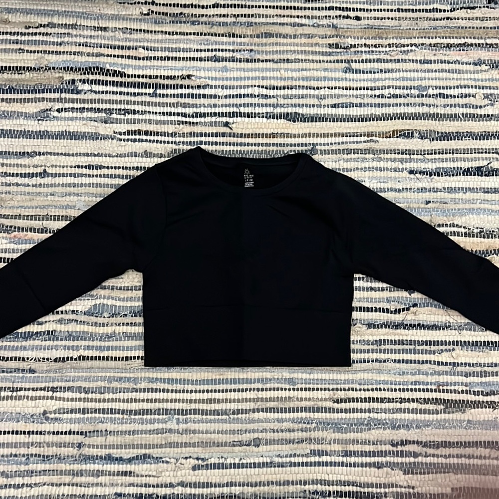 OFFLINE black crop top!